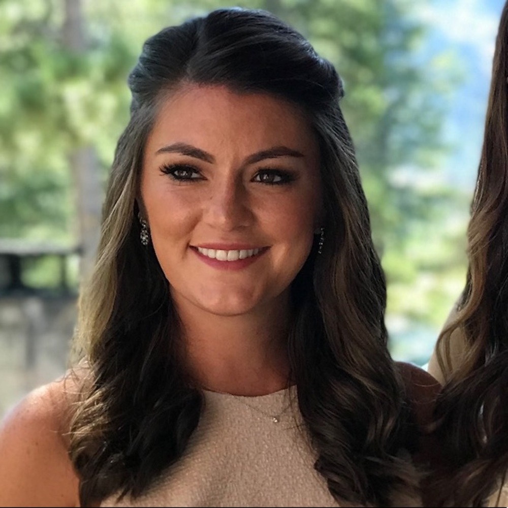 Meet your Posher, Claudia
